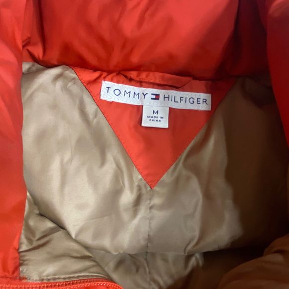 Tommy‎ Hilfiger Full zip W/Pockets Men's Orange Puffer Vest Size Medium - Picture 2 of 8